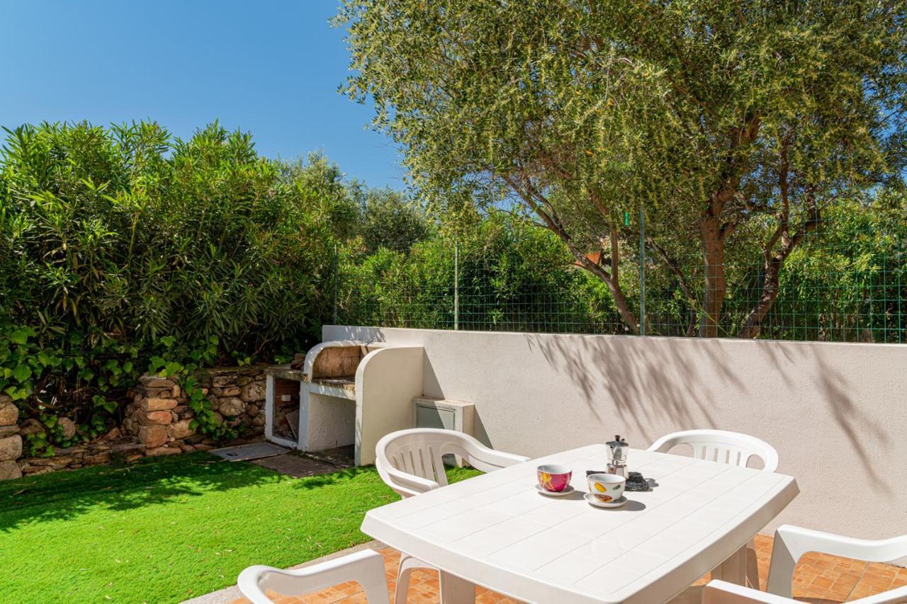 Appartamento Residenziale Trilocale 6 Posti Letto Via Oristano San Teodoro  Exterior foto